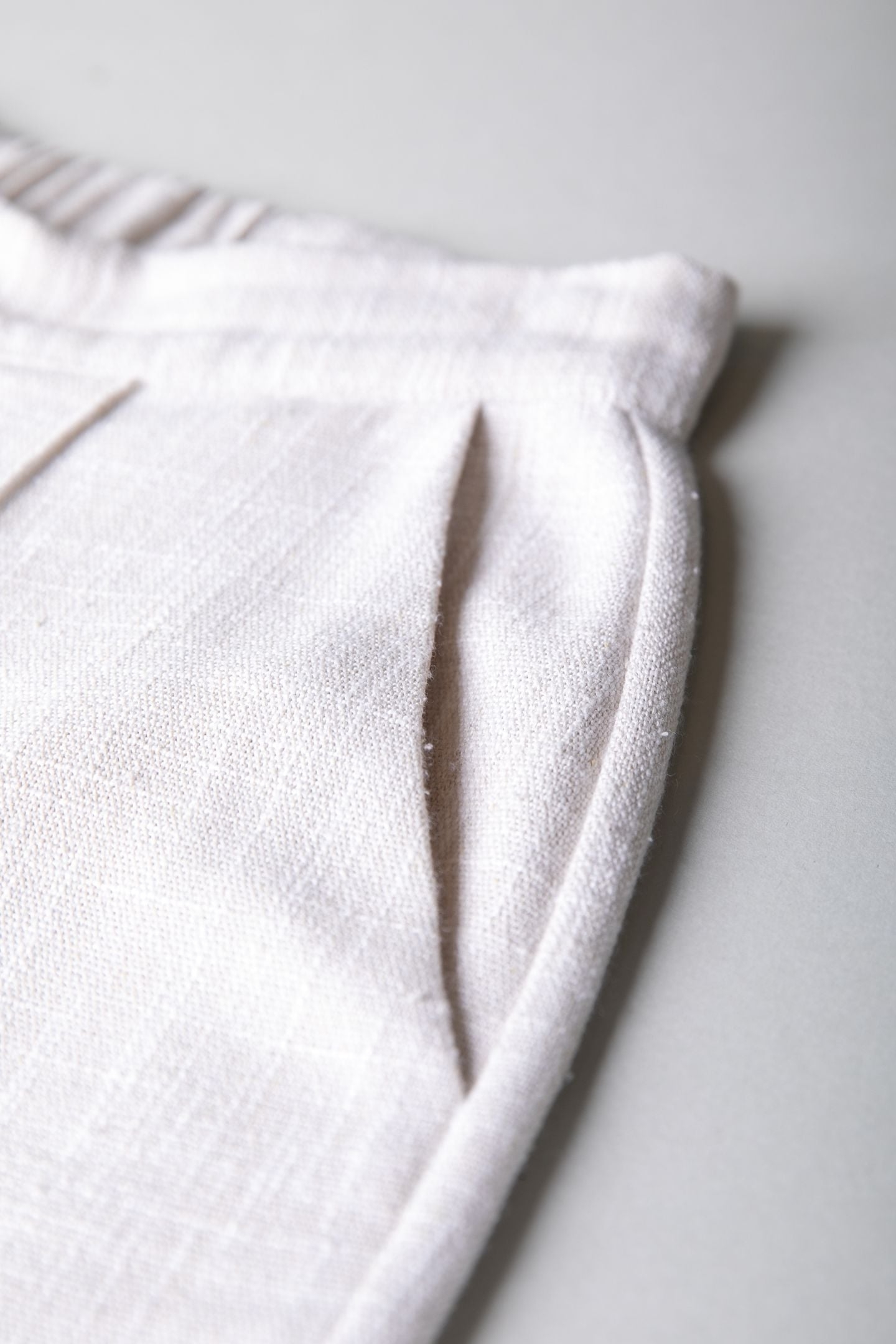 RUS STRUCTURE PINTUCK STRAIGHT PANTS BEIGE 8