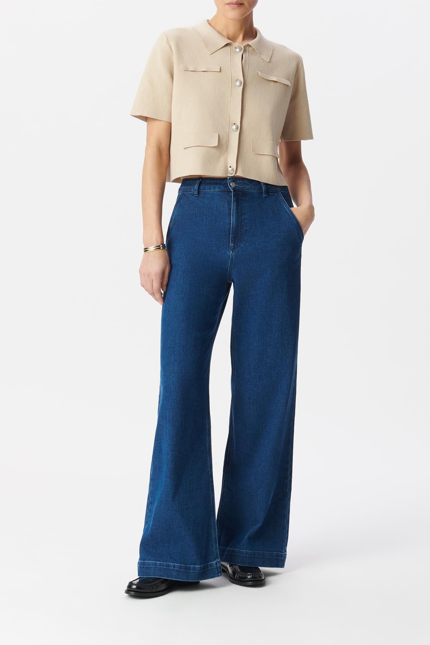 SHORT BEIGE KNITTED CARDIGAN WITH ENGRAVED BUTTONS 1