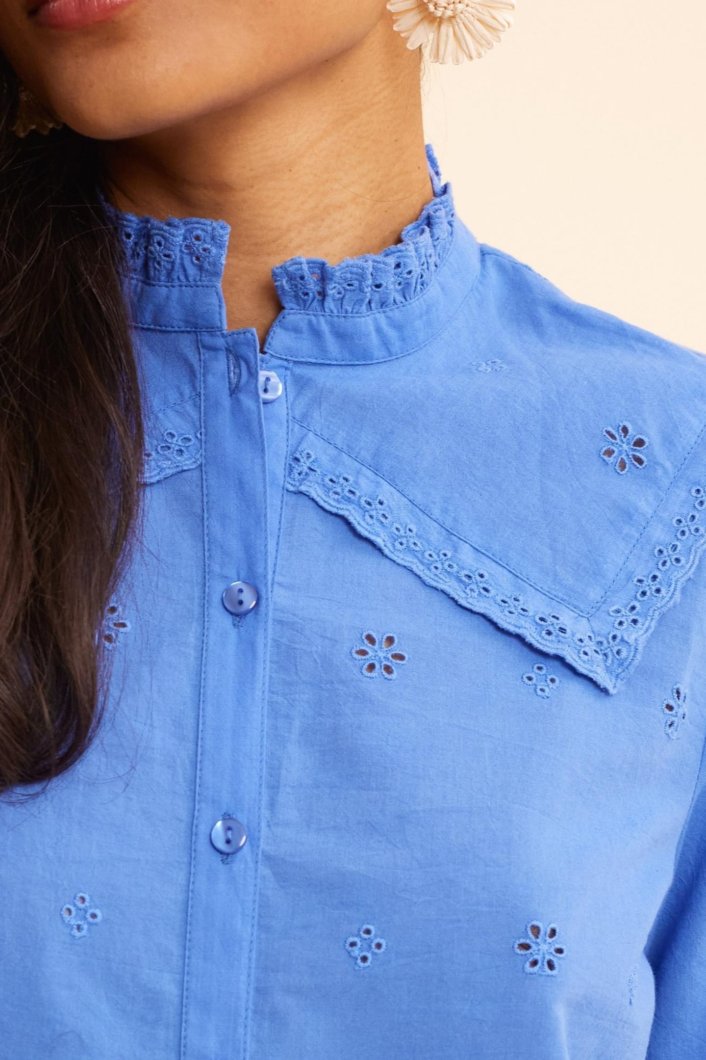 BLUE SHIRT, EMBROIDERY ANGLAISE, SEWN COLLAR BLUE CERULEUM 3