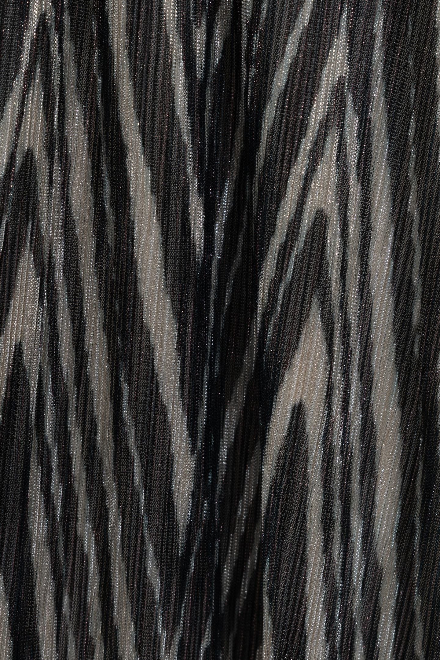 BLACK LONG DRESS WITH GOLD HERRINGBONE PATTERN 7