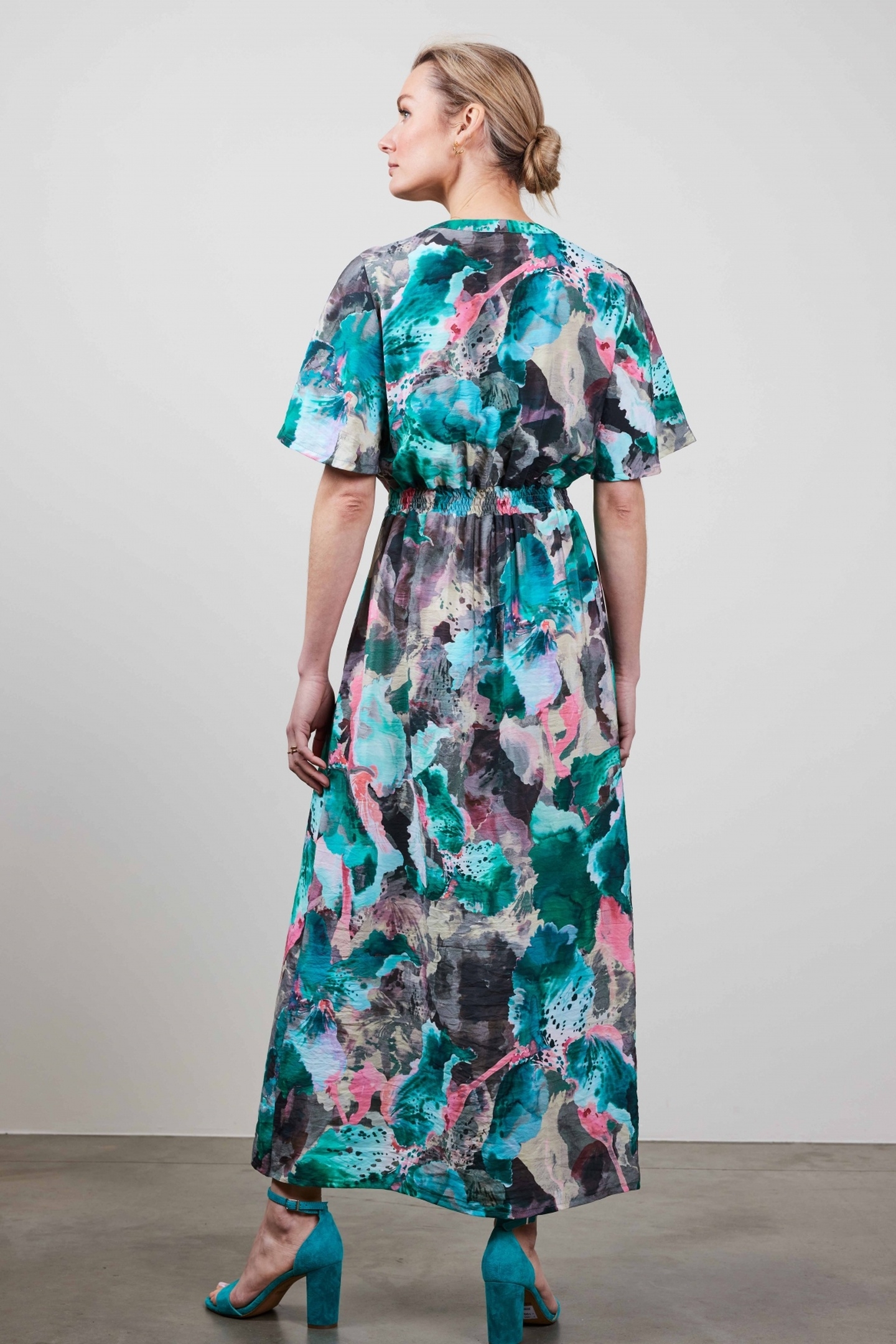 DRESS NOVA IN LIGHT GREY WITH DREAMSCAPE PRINT 4