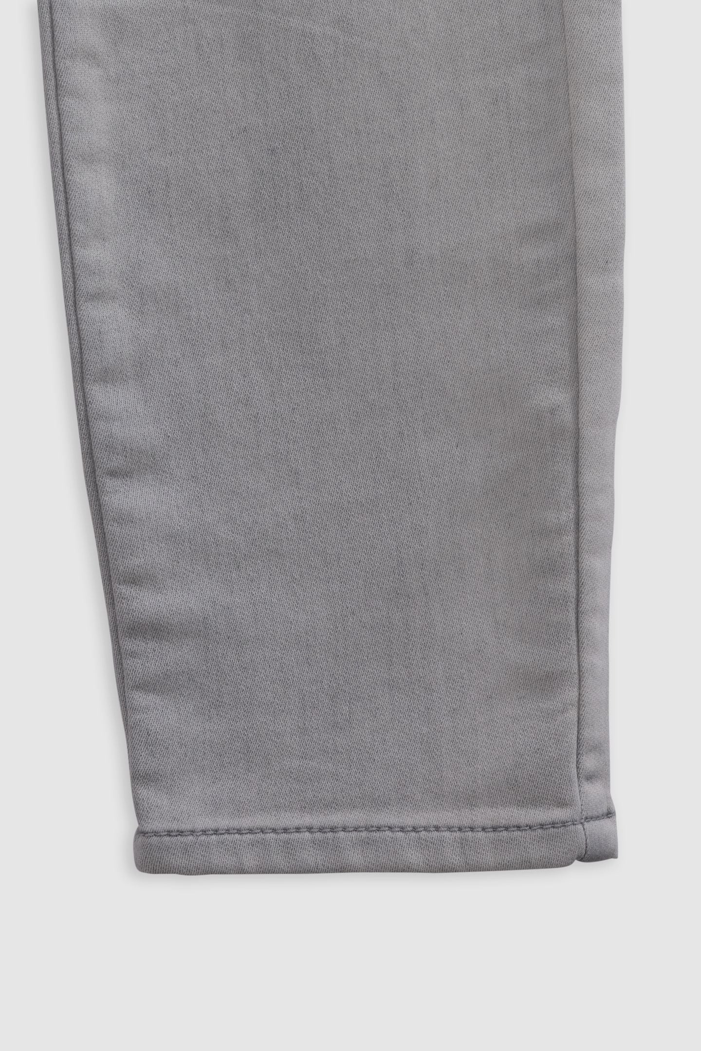 GREY STRAIGHT JEANS 4