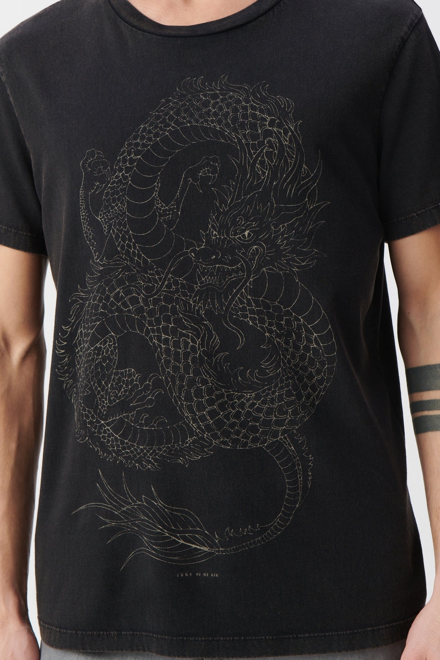 BLACK ORGANIC COTTON T-SHIRT WITH XL DRAGON IMAGE 3