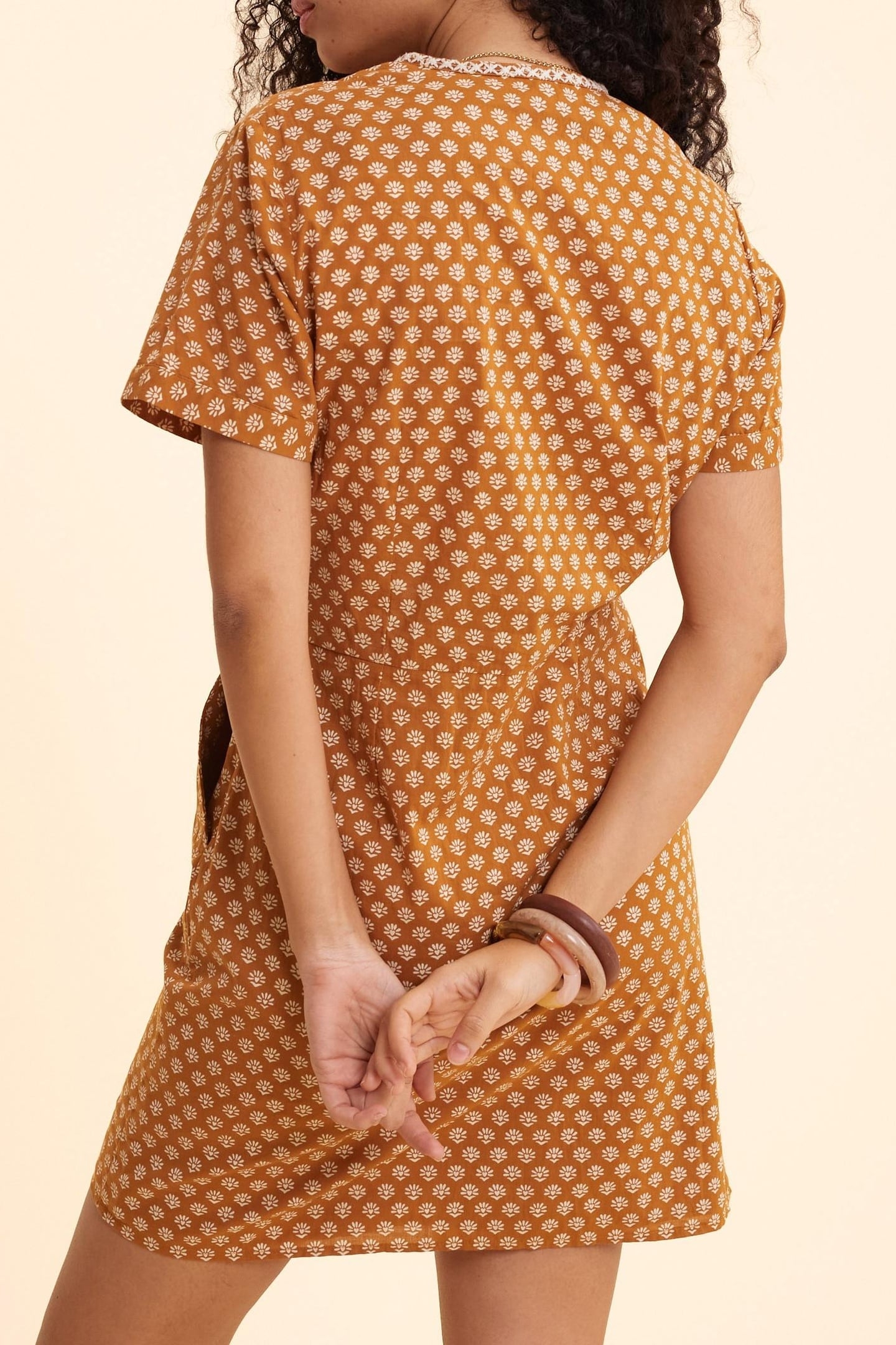 CAMEL FLORAL HEART DRESS OCHRE 3