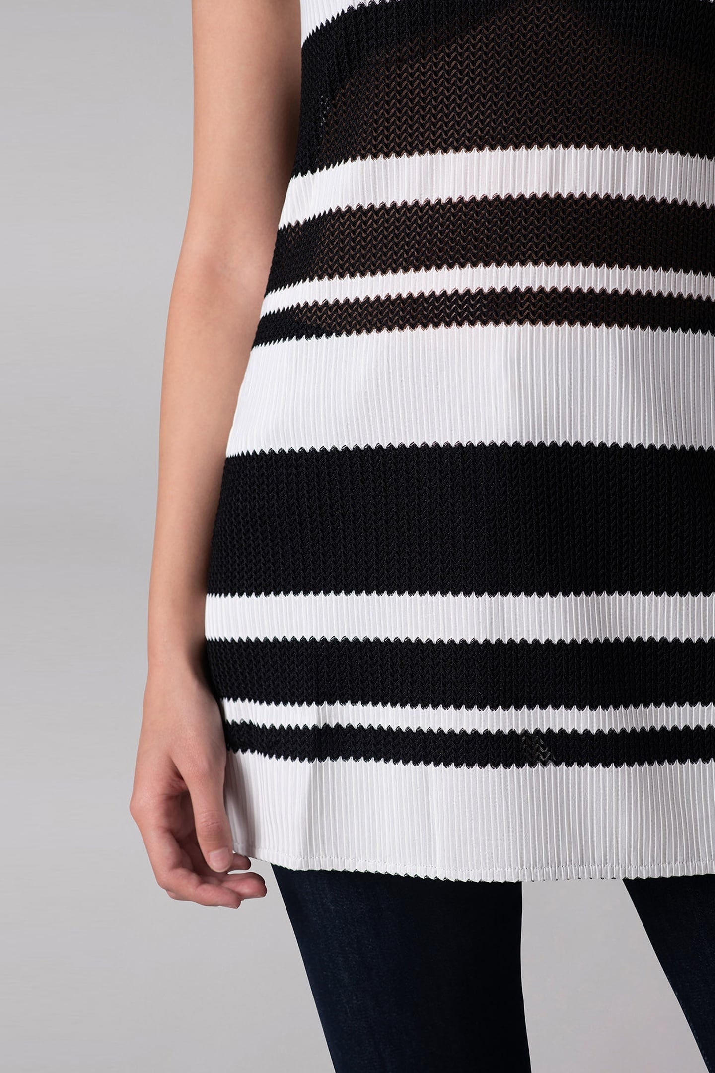 JAMETA BLACK/WHITE 4