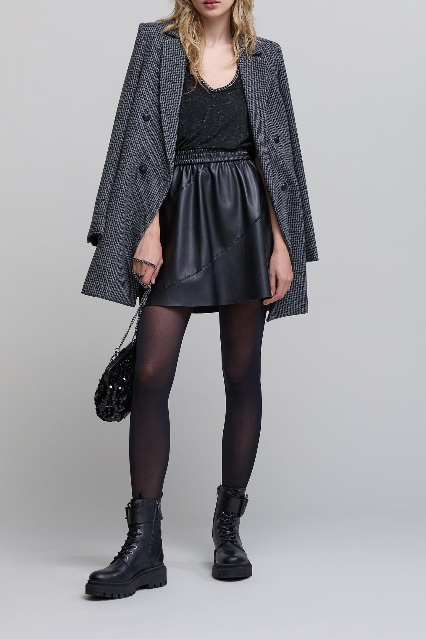 BLACK LUREX CHAIN V_NECK T_SHIRT 3