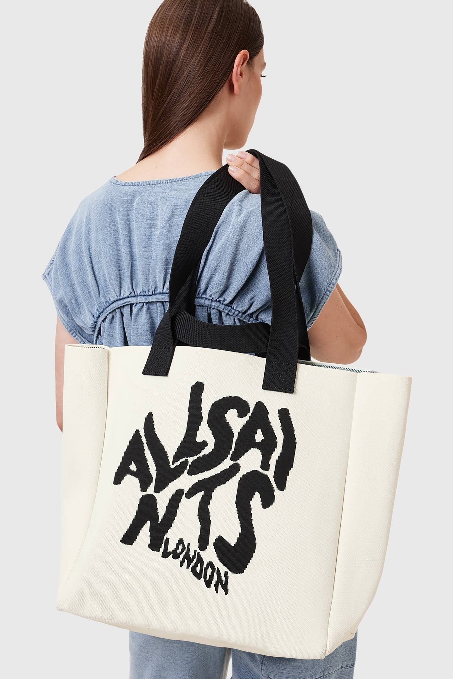 IZZY ORLANDO EW TOTE BLACK 2