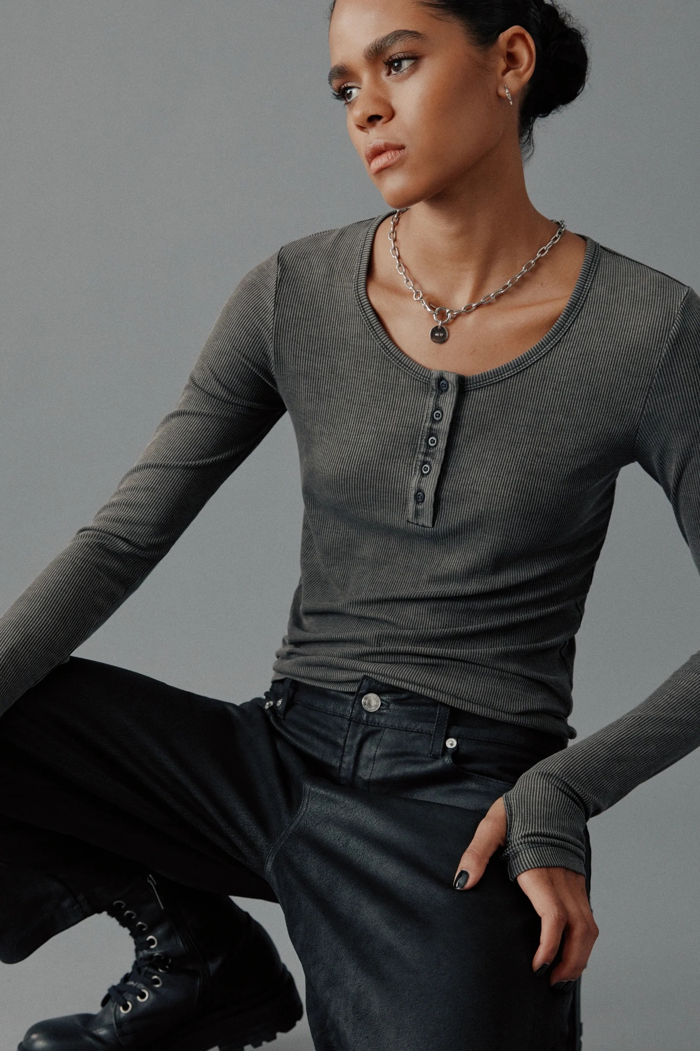 THE DARK FADED BUTTONED RIBBED LONGSLEEVE 1