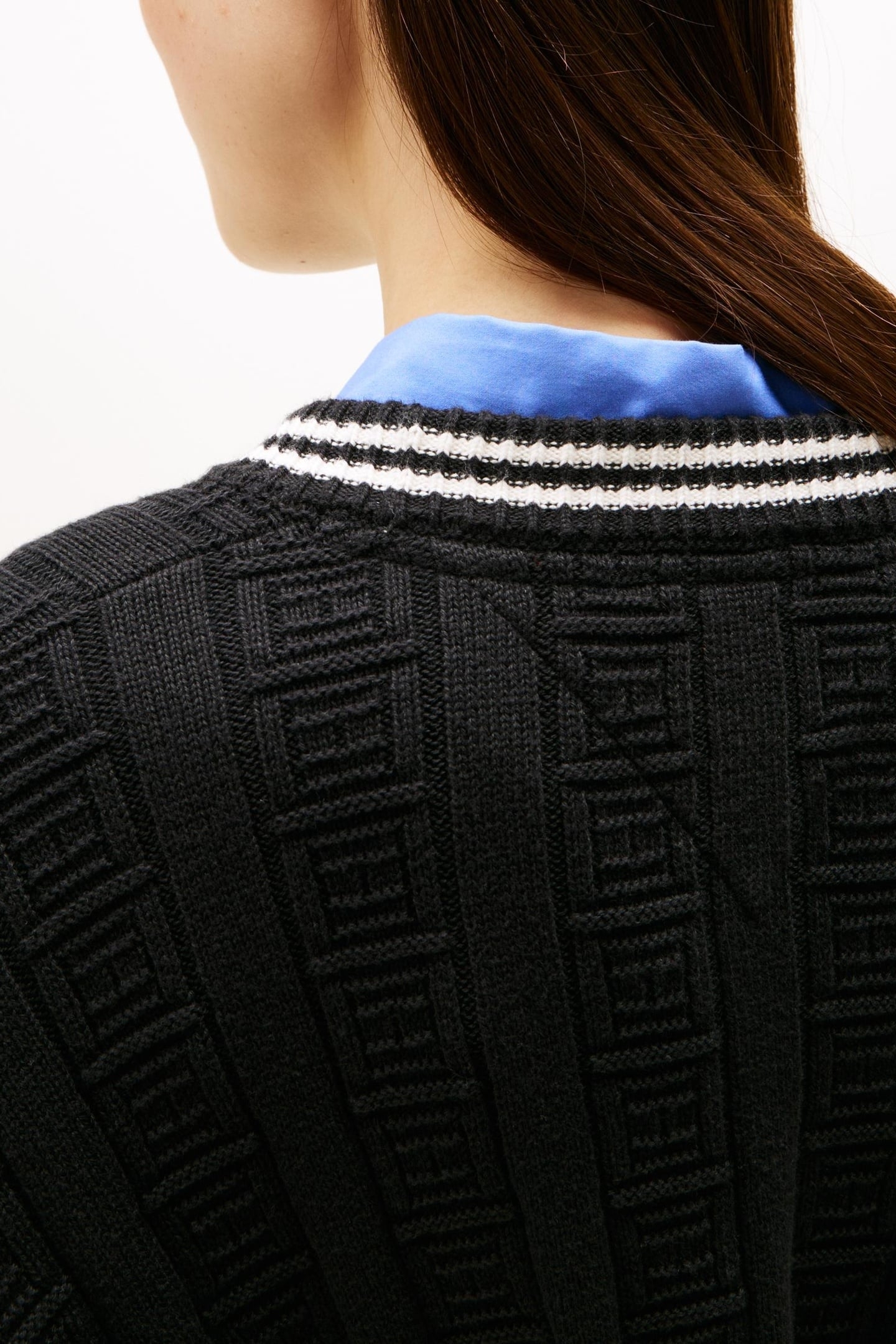 BOXY FLAG CABLE SWEATER BLACK 4