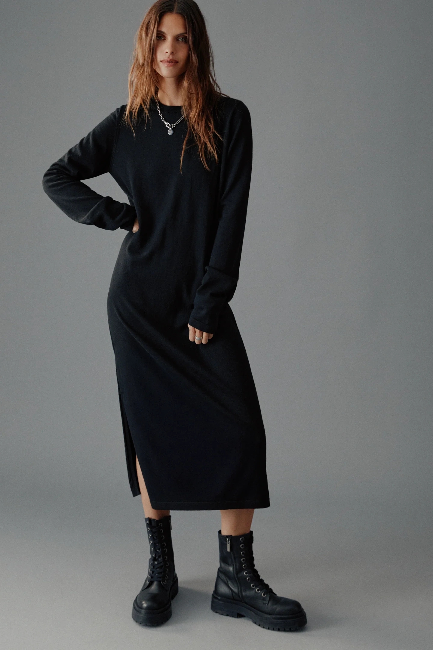 THE BLACK KNIT LONGSLEEVE DRESS 1