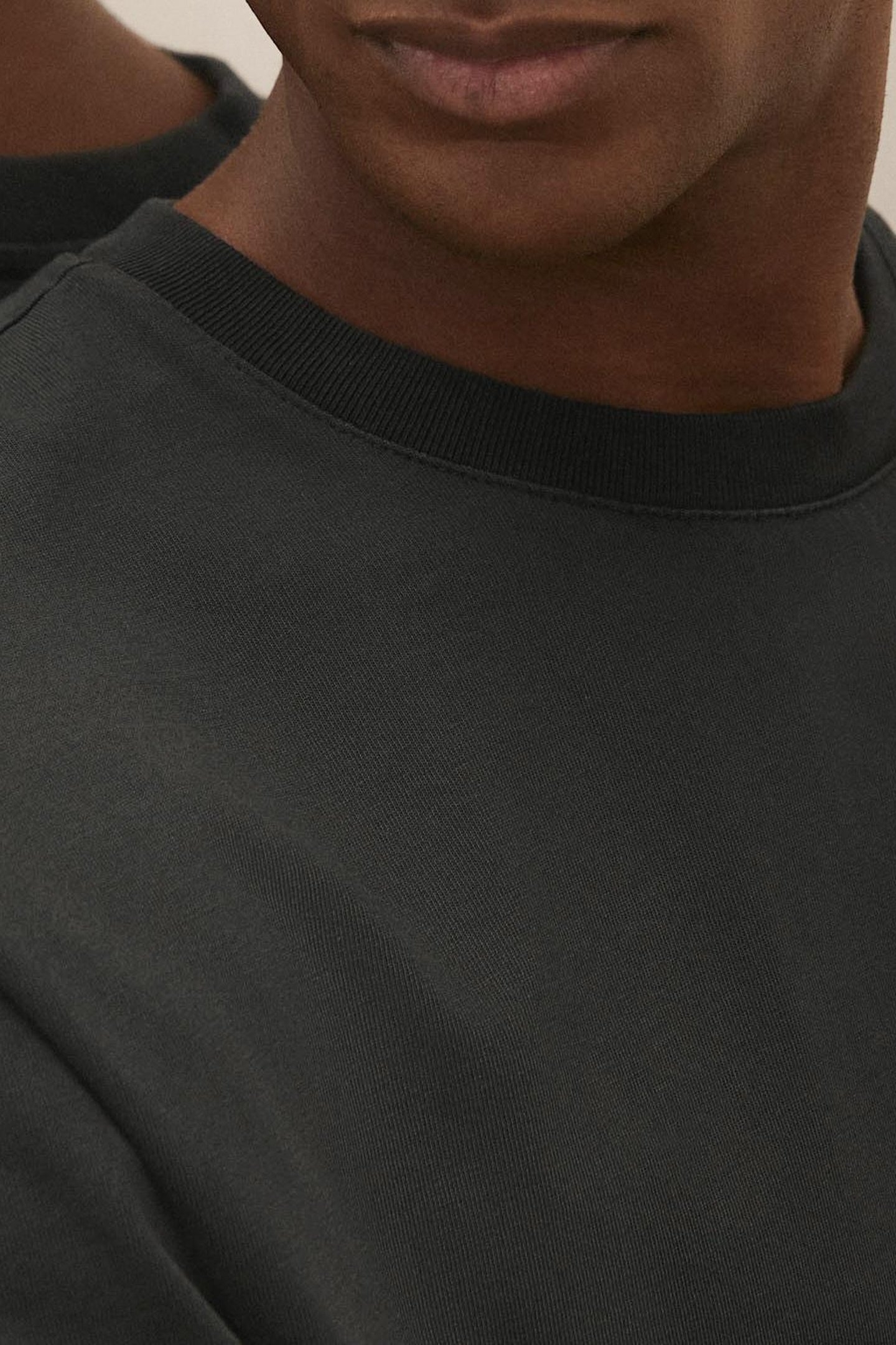 EMBROIDERED LOGO CAP BLACK 6