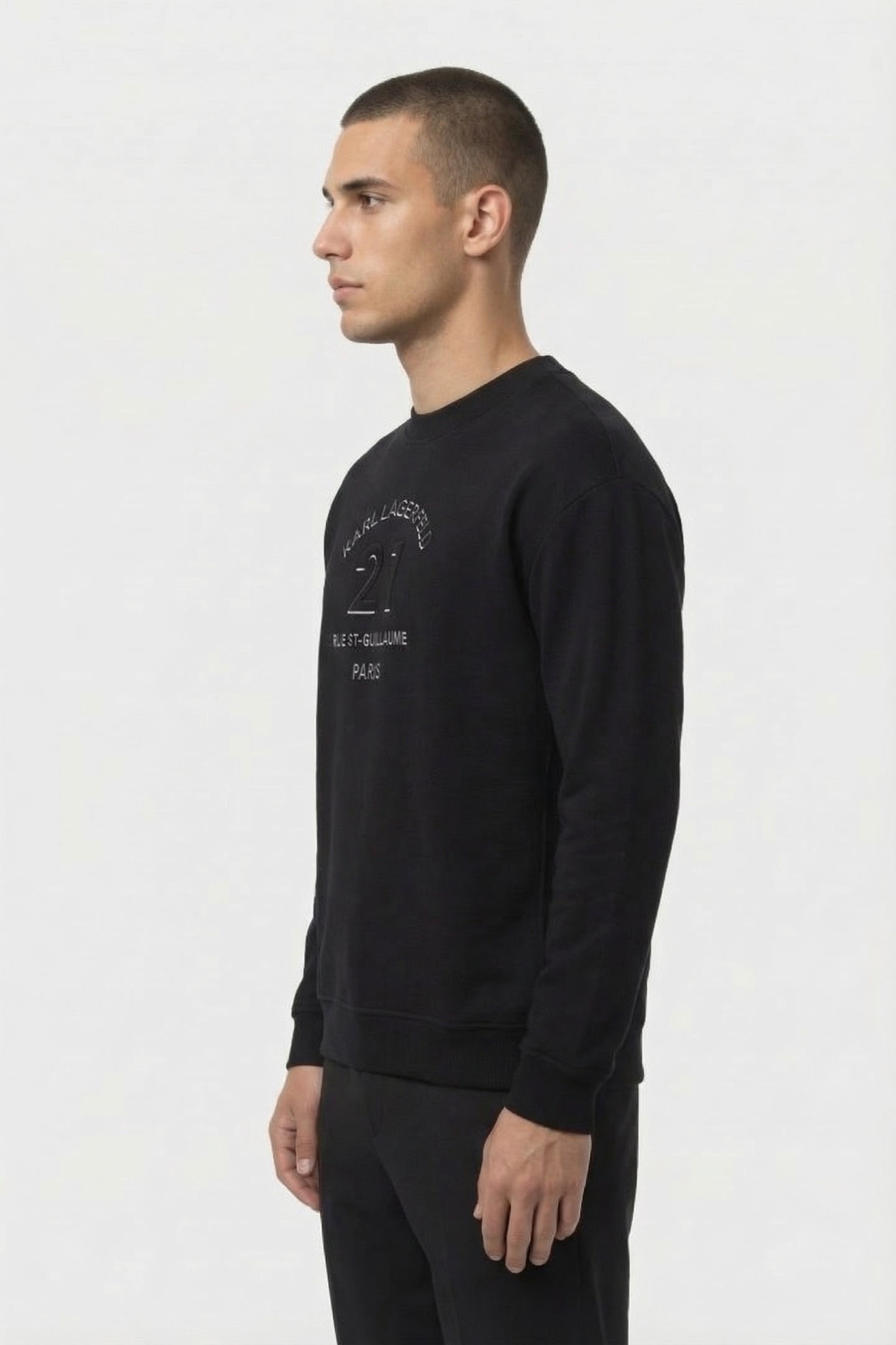 BLACK SWEAT CREWNECK 3