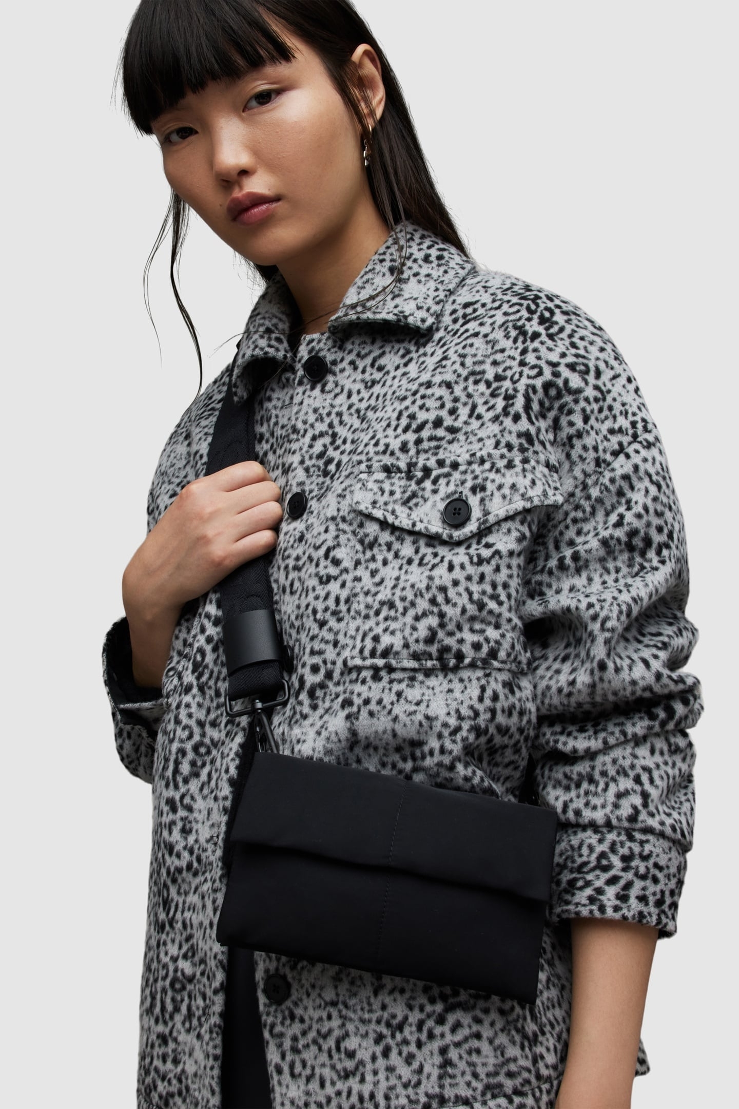 EZRA REC CROSSBODY BLACK 1