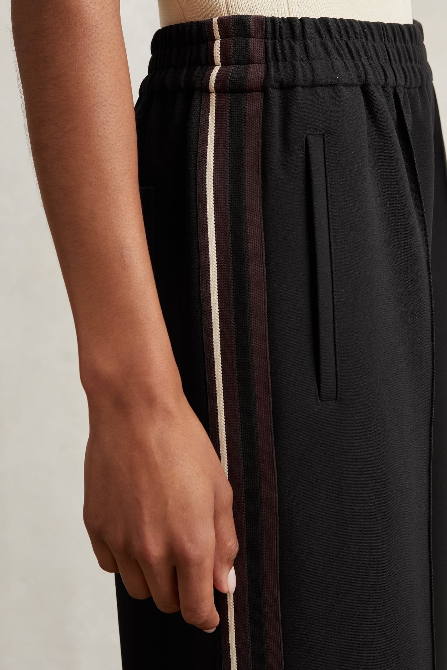 SIDE STRIPE WIDE LEG TROUSER BLACK 4