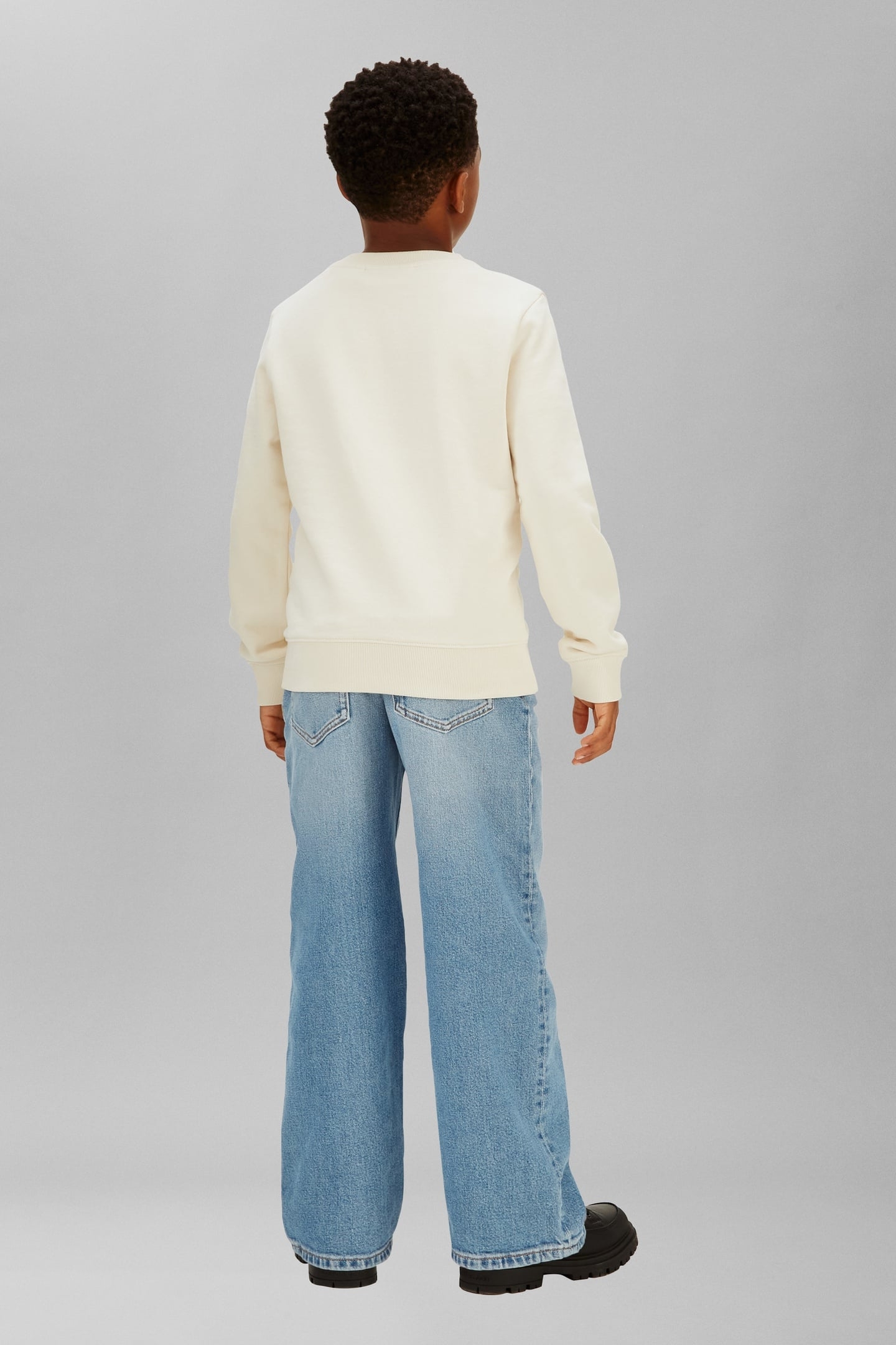 BOYS MINIMAL LOGO SWEATSHIRT WHITECAP GRAY 3