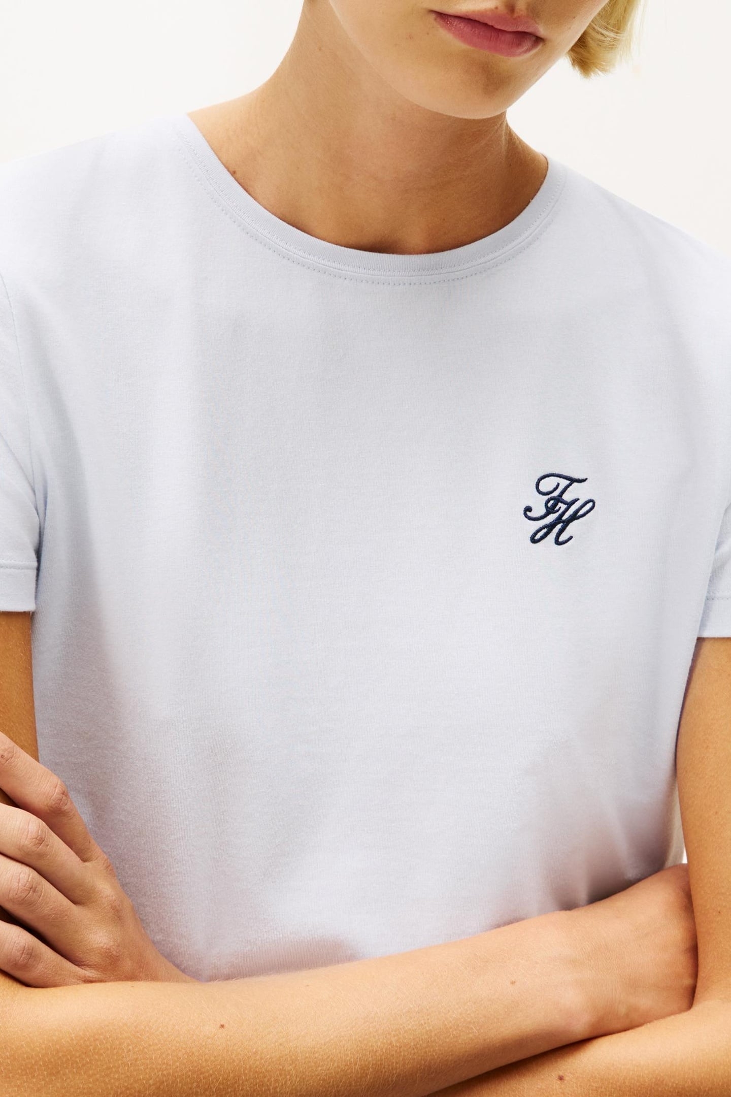 LOGO EMBROIDERY JERSEY CREW NECK T-SHIRT MORNING SKY BLUE 2