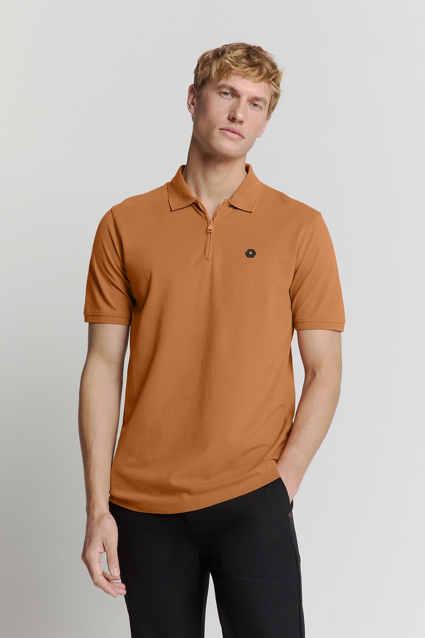 POLO ZIP PIQUE GARMENT DYED CARAMEL 1