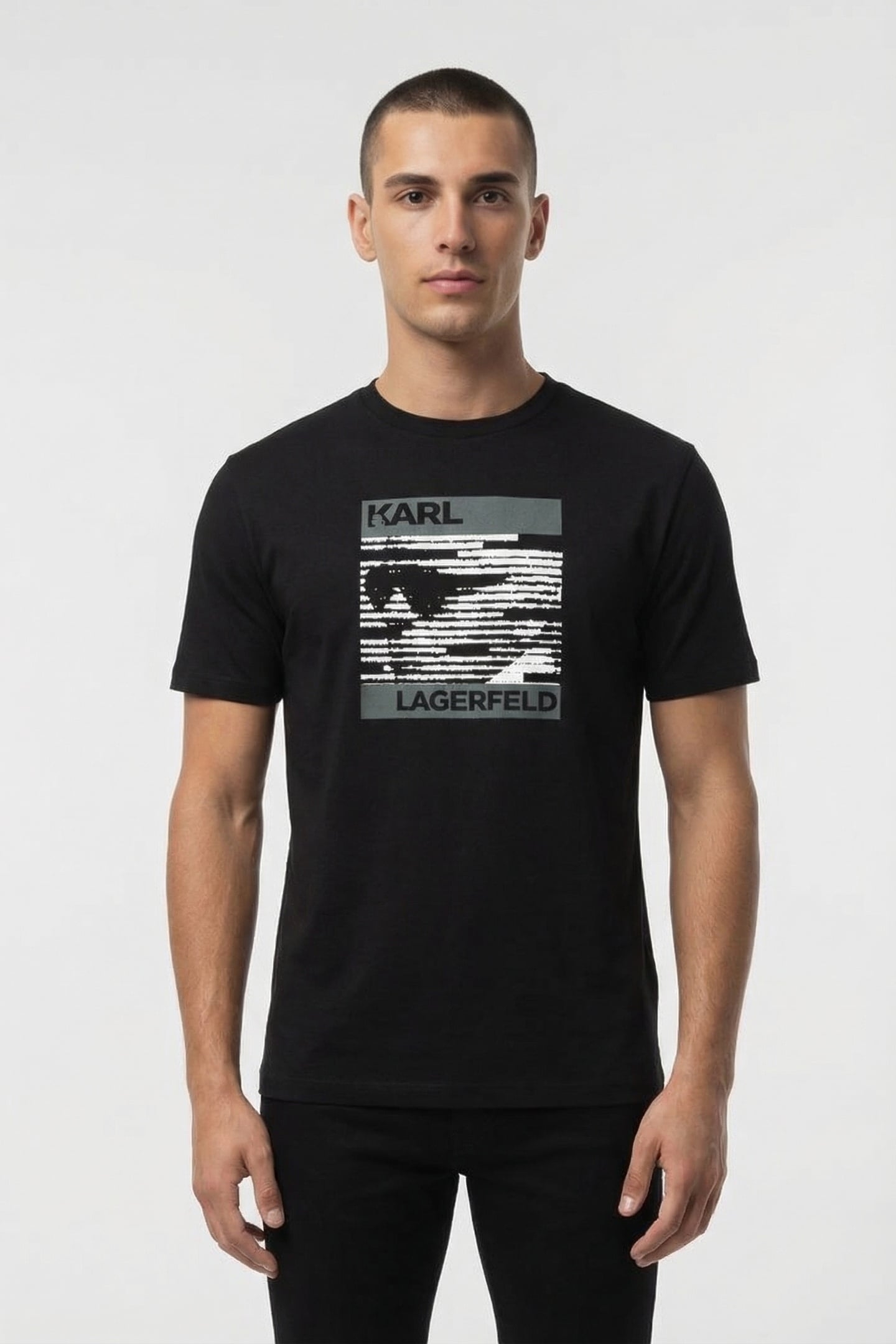 BLACK T-SHIRT CREWNECK 1