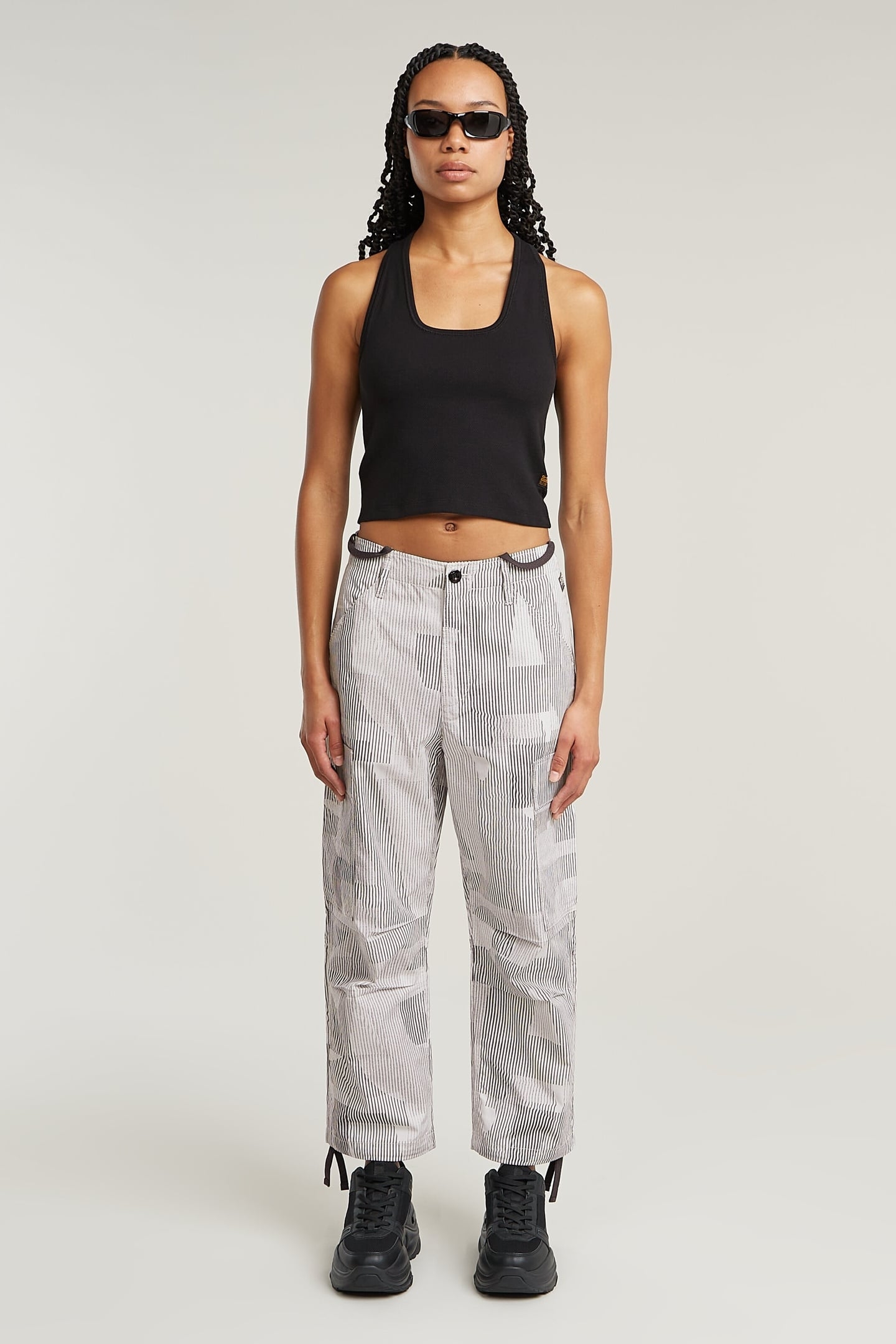 BACK SNAP SLIM CROPPED T DK BLACK 1