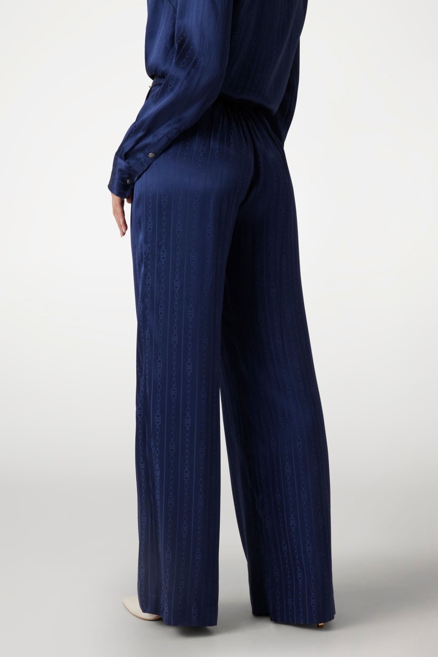 MARCIANO BY GUESS STELLA STRAIGHT PANT NAVY MONOGRAM 4