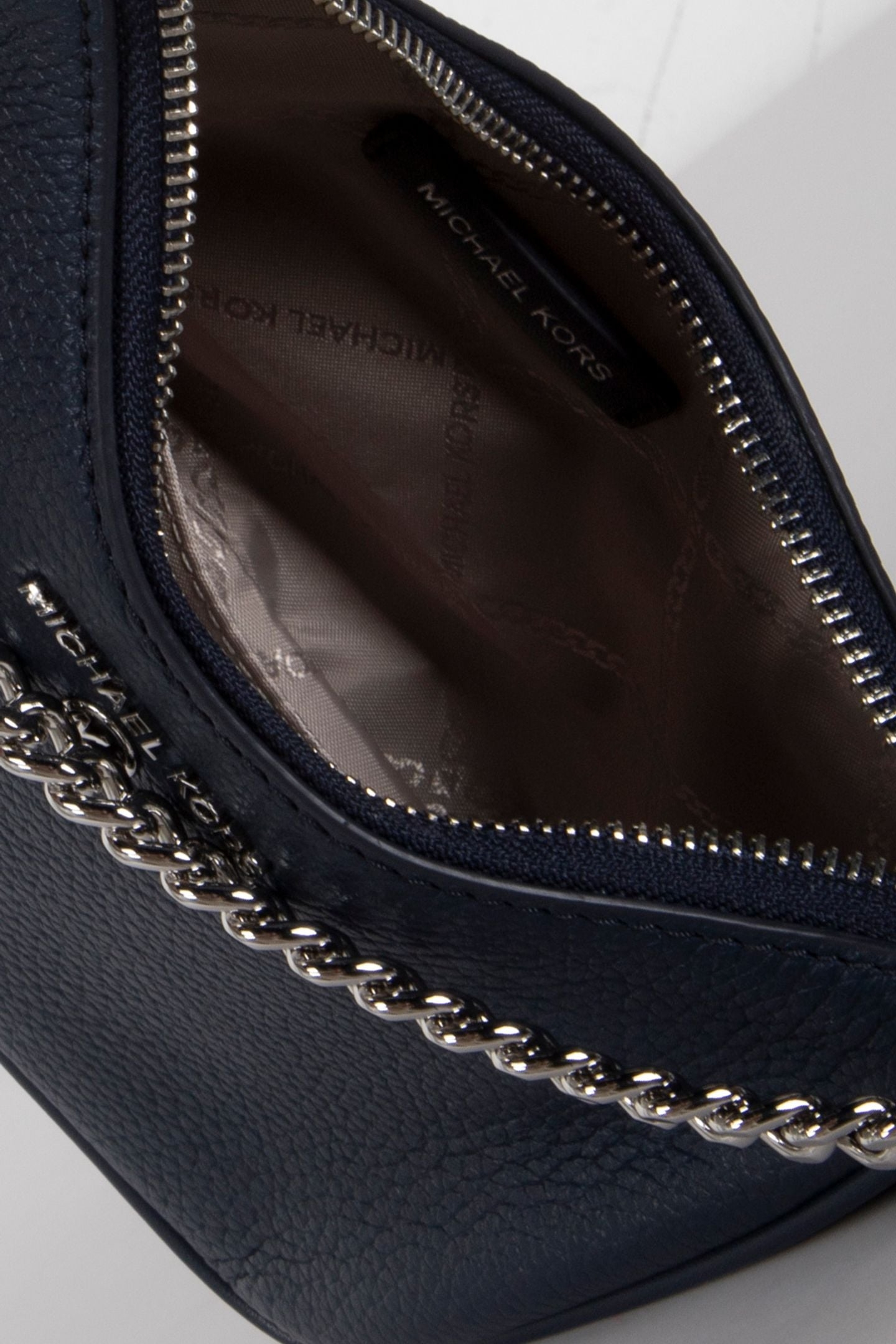 SMALL CHAIN POUCHETTE NAVY 4