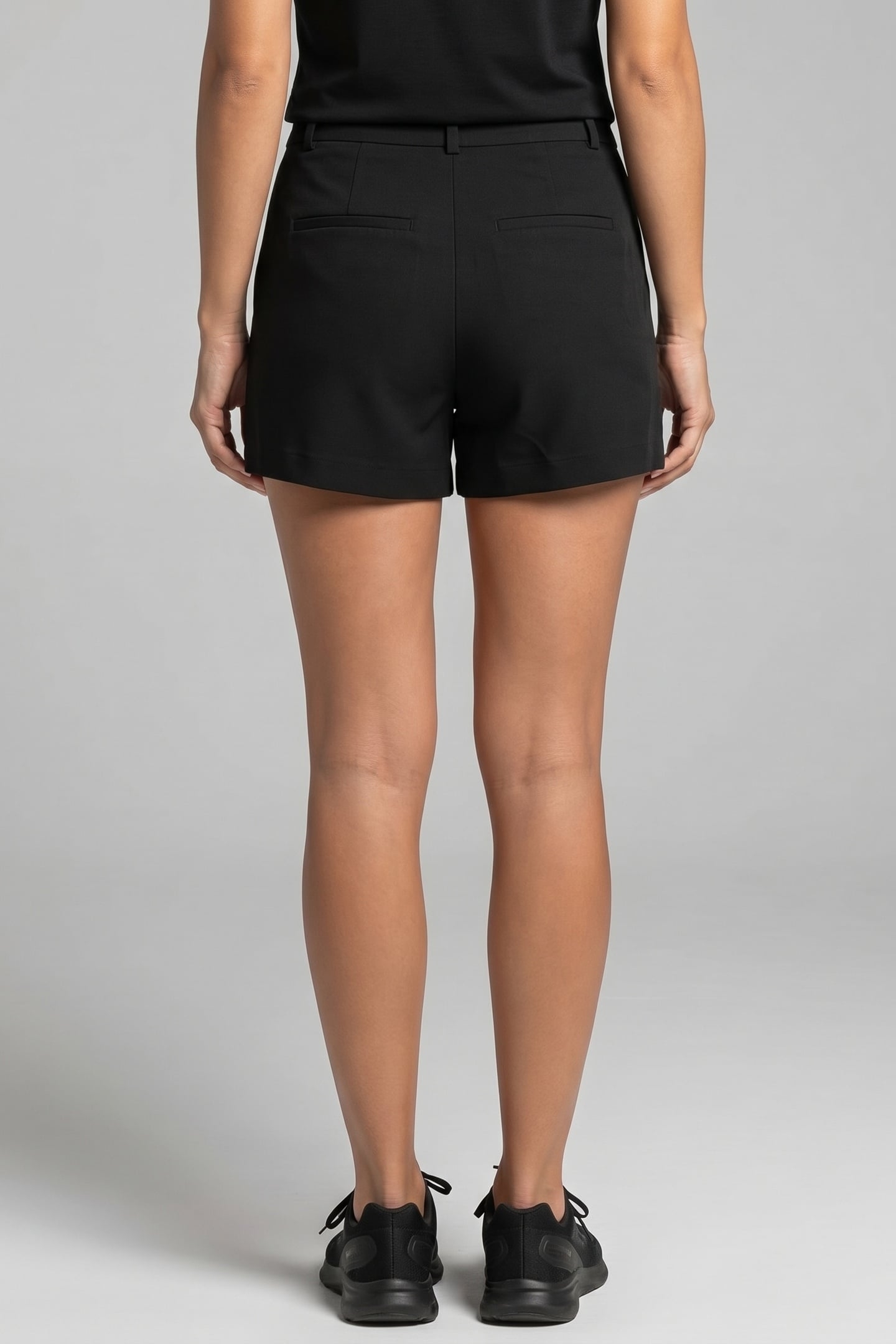 ULRIKA CREPE SHORTS BLACK 2