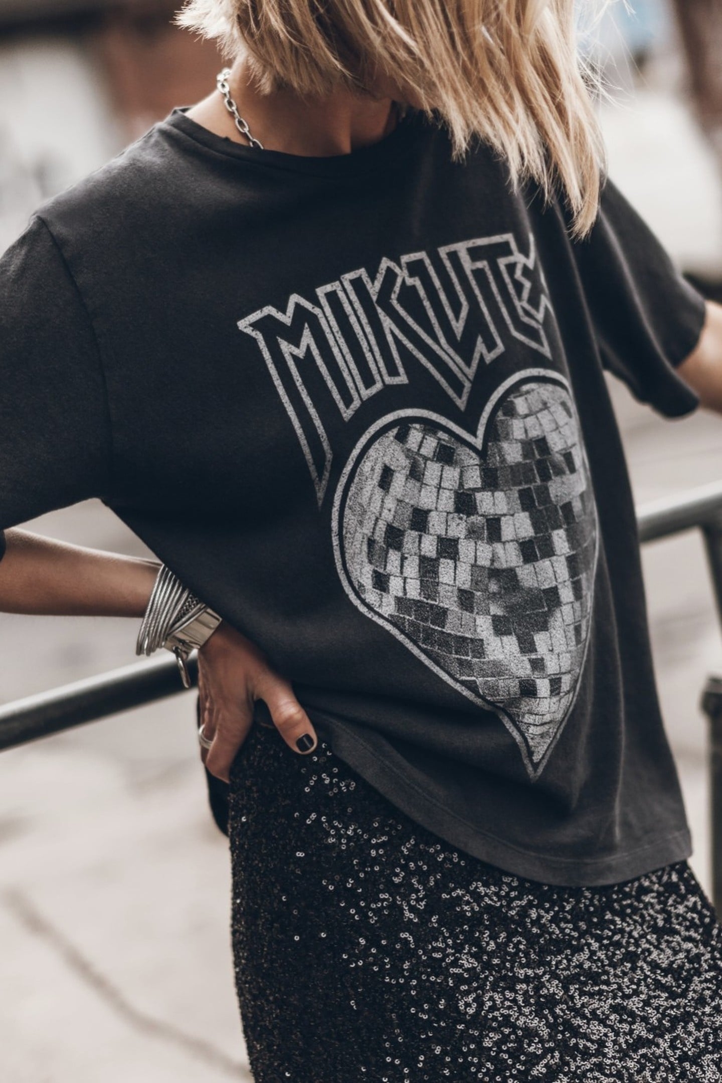 THE DARK DISCO HEART VINTAGE T-SHIRT BLACK 2