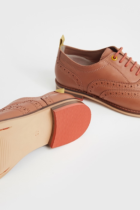 THISTLE LACE UP BROGUE PINK 4