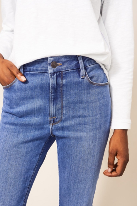 SARA SLIM FLARE JEAN MID DENIM 3