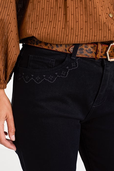 BLACK BOYFIT JEANS WITH EMBROIDERED POCKETS 5