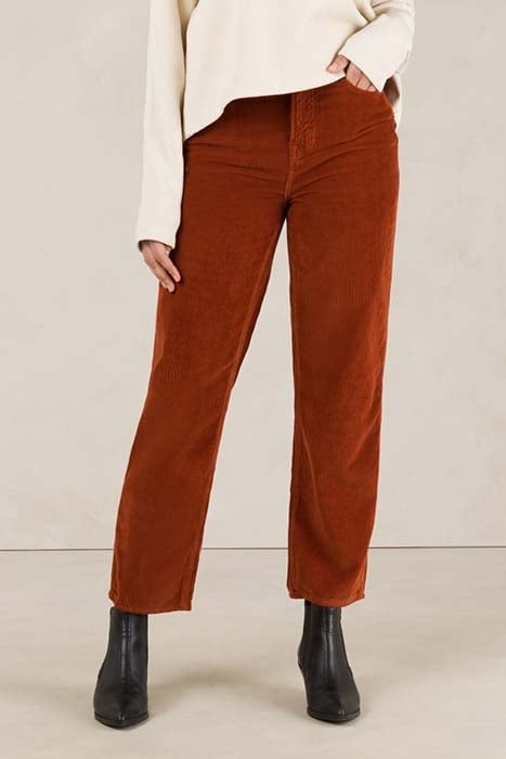 LIORA CROPPED POTTERY CLAY 1