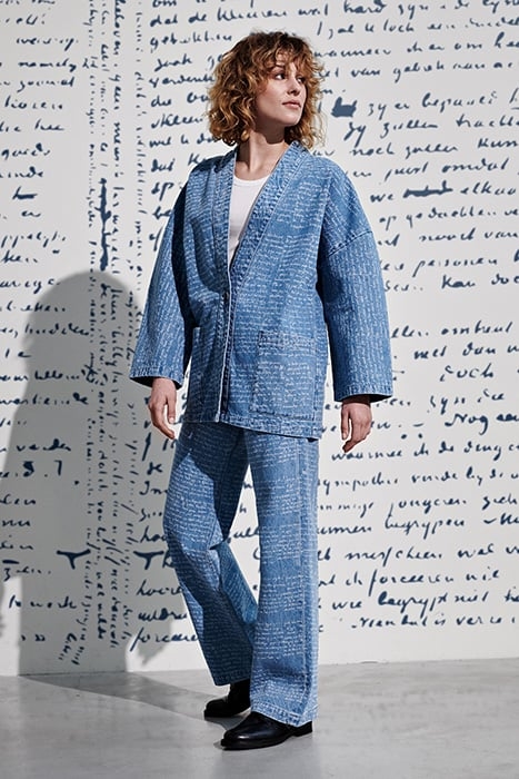 VAN WILMA LETTER BLUE 3