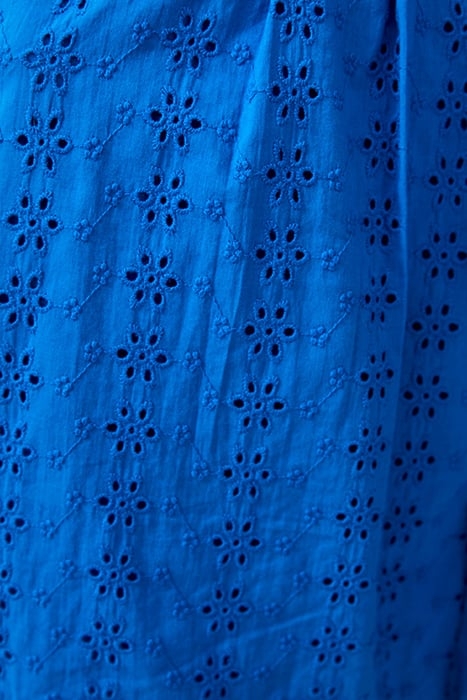 BRODERIE TIE SHORT BRIGHT BLUE 4