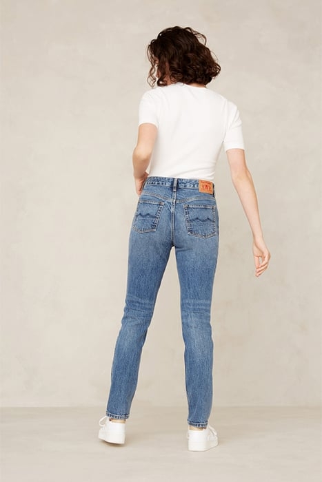 ANNA XAVIER LIGHT USED 2