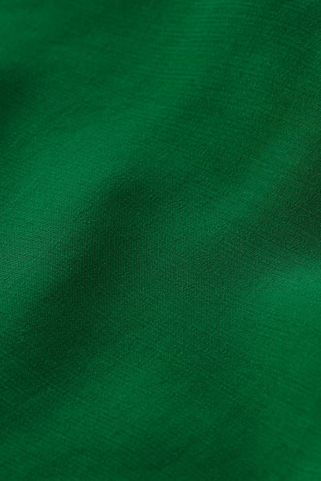 V-NECK TOP WITH LIP SHOULDER DETAIL PINE TREE 3