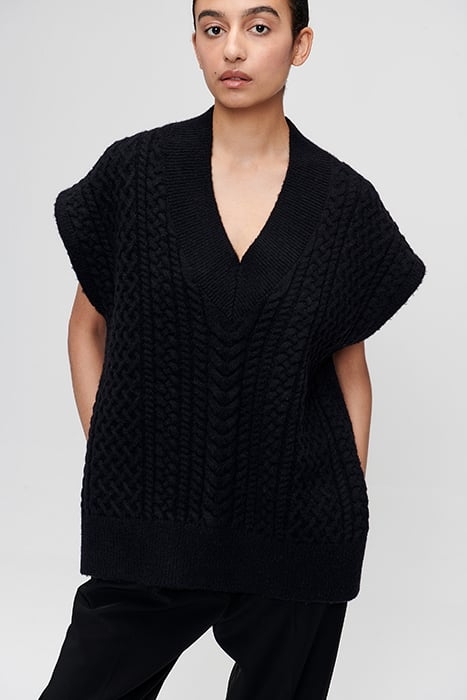 CLAUDE SLEEVELESS TOP BLACK 1