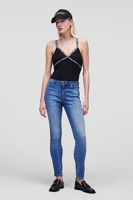 DEEP V LOGO BODY BLACK 3