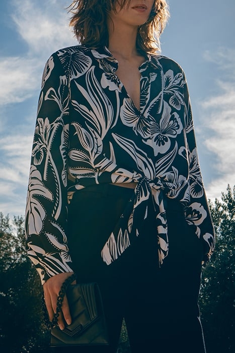 BLACK SHIRT WITH TROPICAL PRINT 8