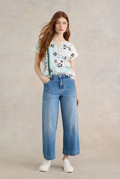 NELLY NOTCH NECK TEE WHITE PRINT 1