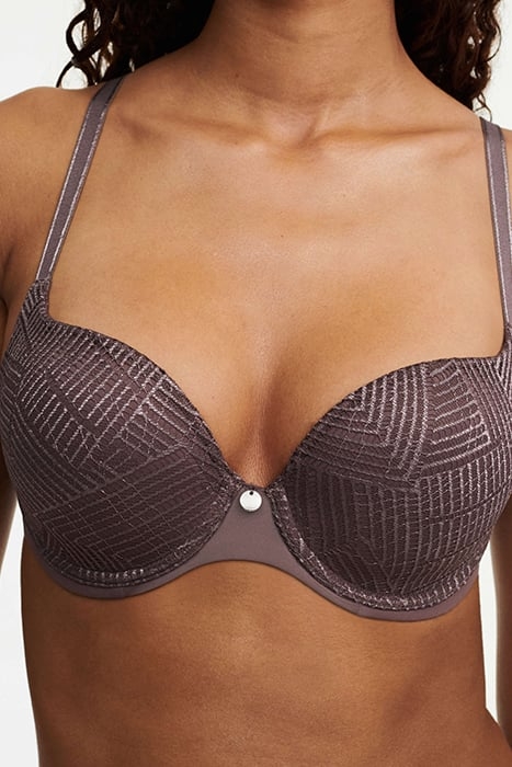 CO BRA TSHIRT COVERING CARDAMONE 3