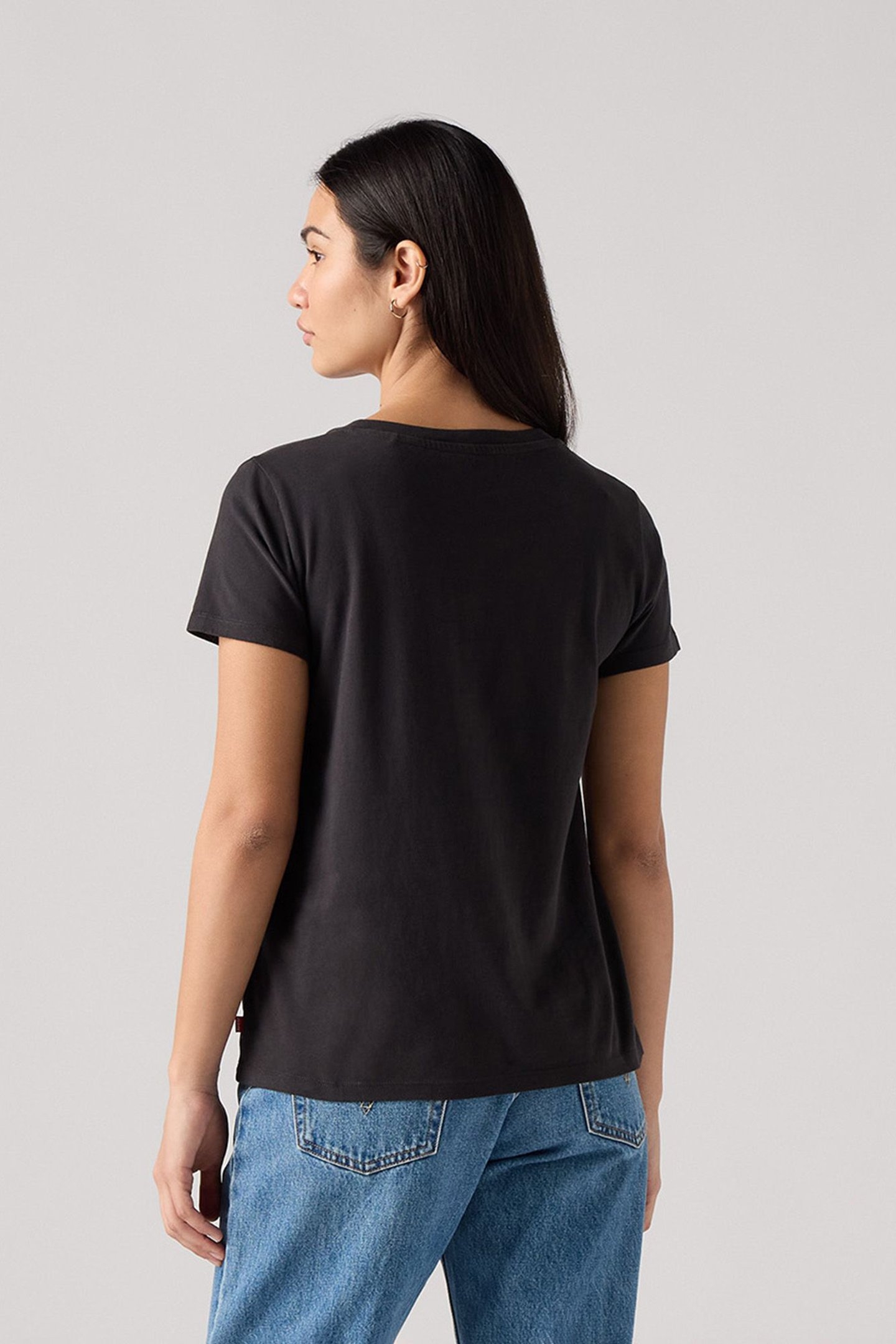 THE PERFECT V-NECK TEE 2