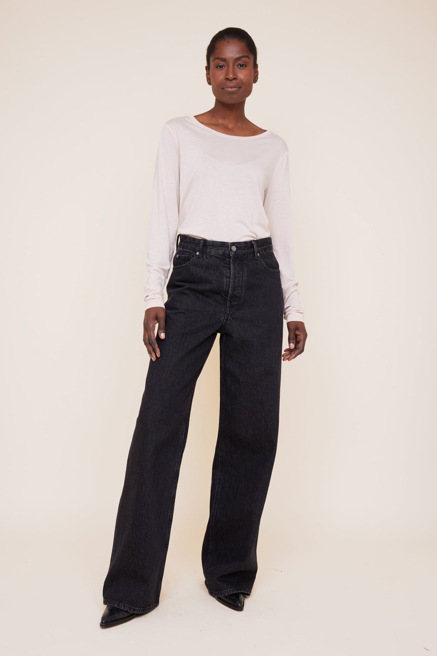 T-SHIRT LOOSE LONGSLEEVE ROASTED CREME 1