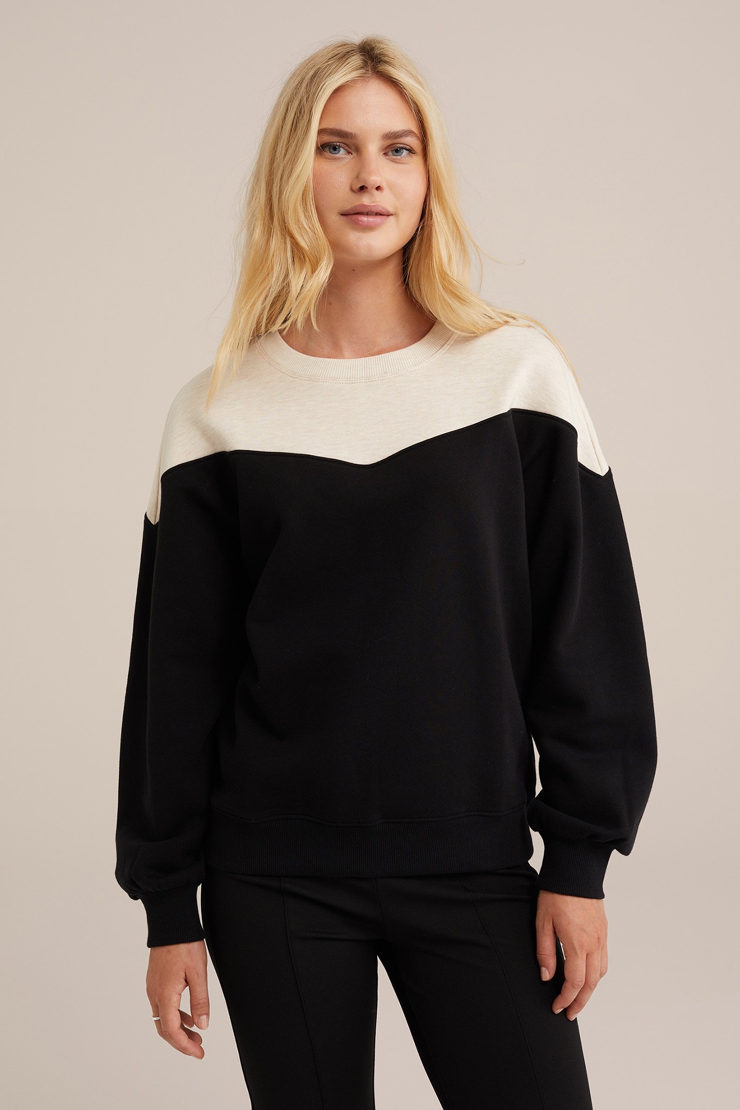 SWEATER BLACK 1