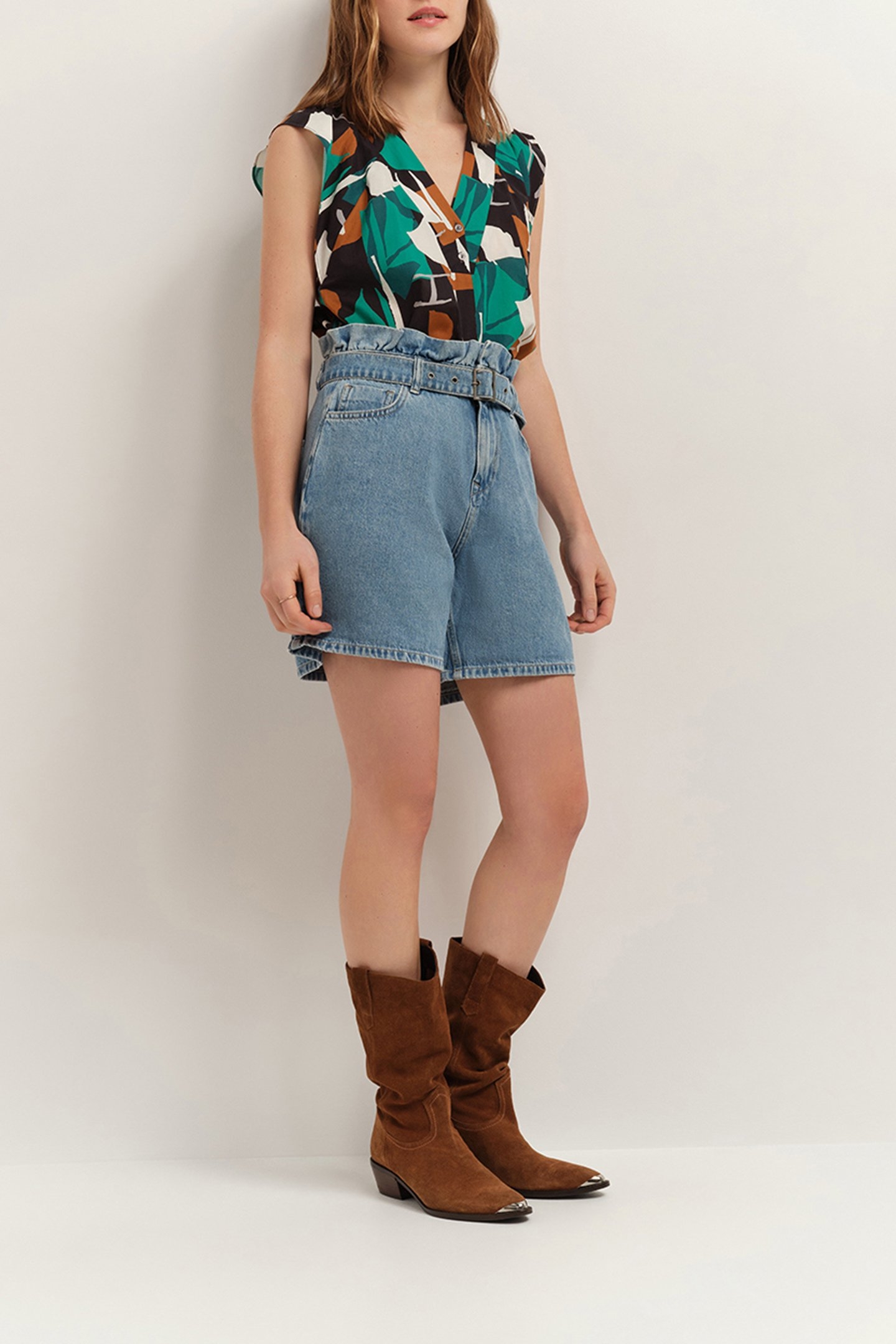 CANDLE - GREEN GRASS TOP WITH ARTY ABSTRACTION PRINT GREEN 2