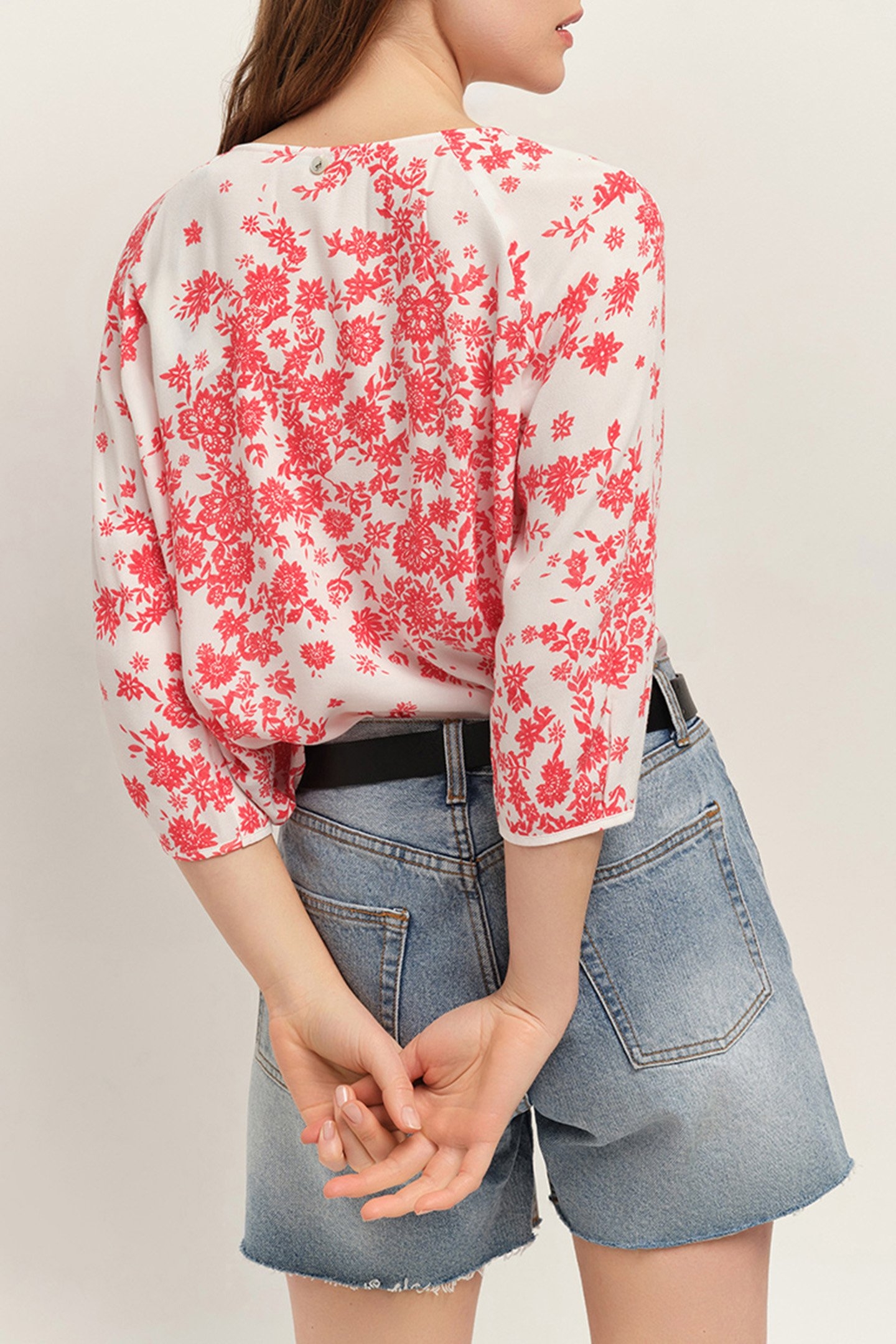 COLIN - ECOVERO™ LENZING™ BLOUSE IN ECRU WITH BOHEMIAN EARTH 2