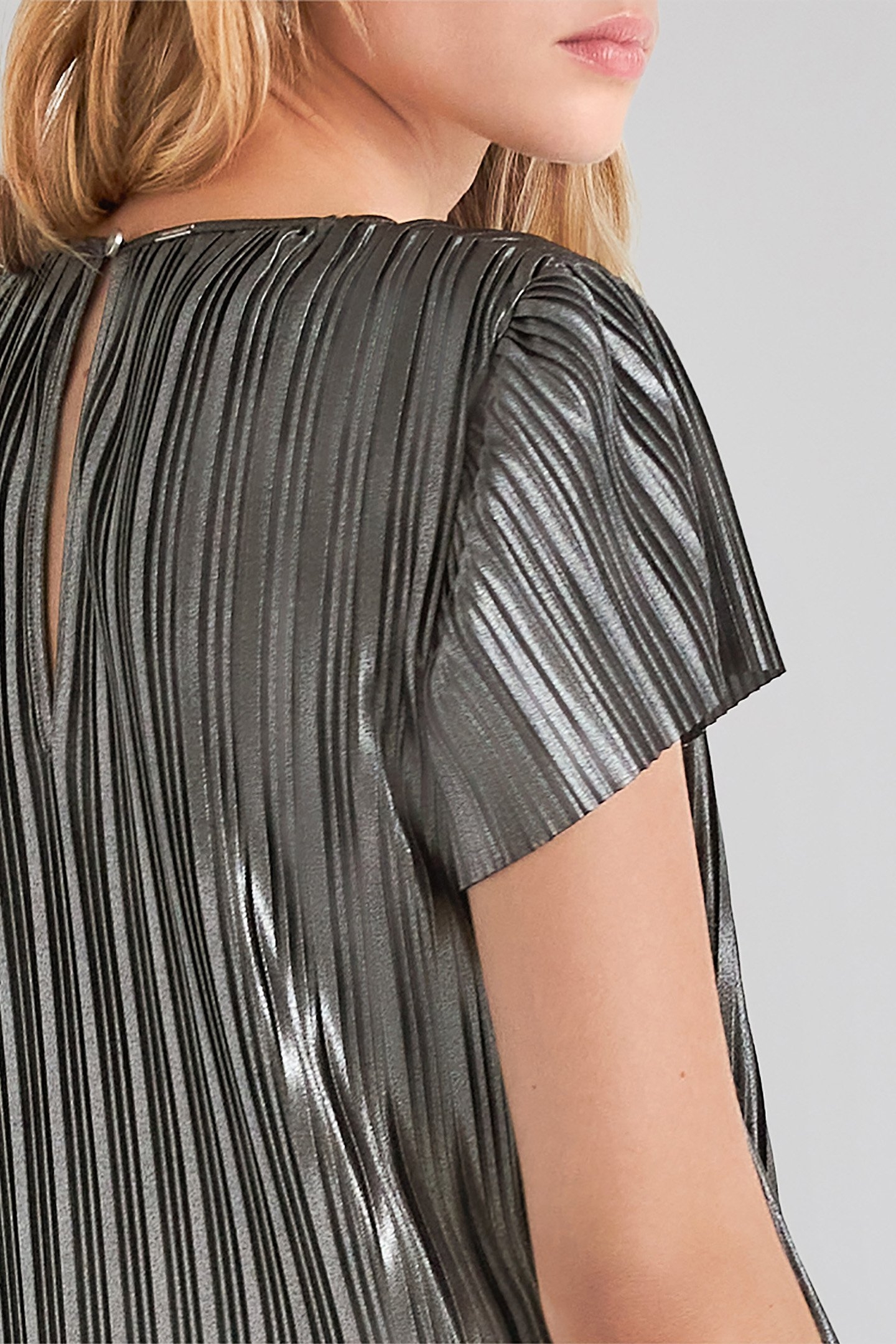 SILVER PLEATED LOOSE TOP 5