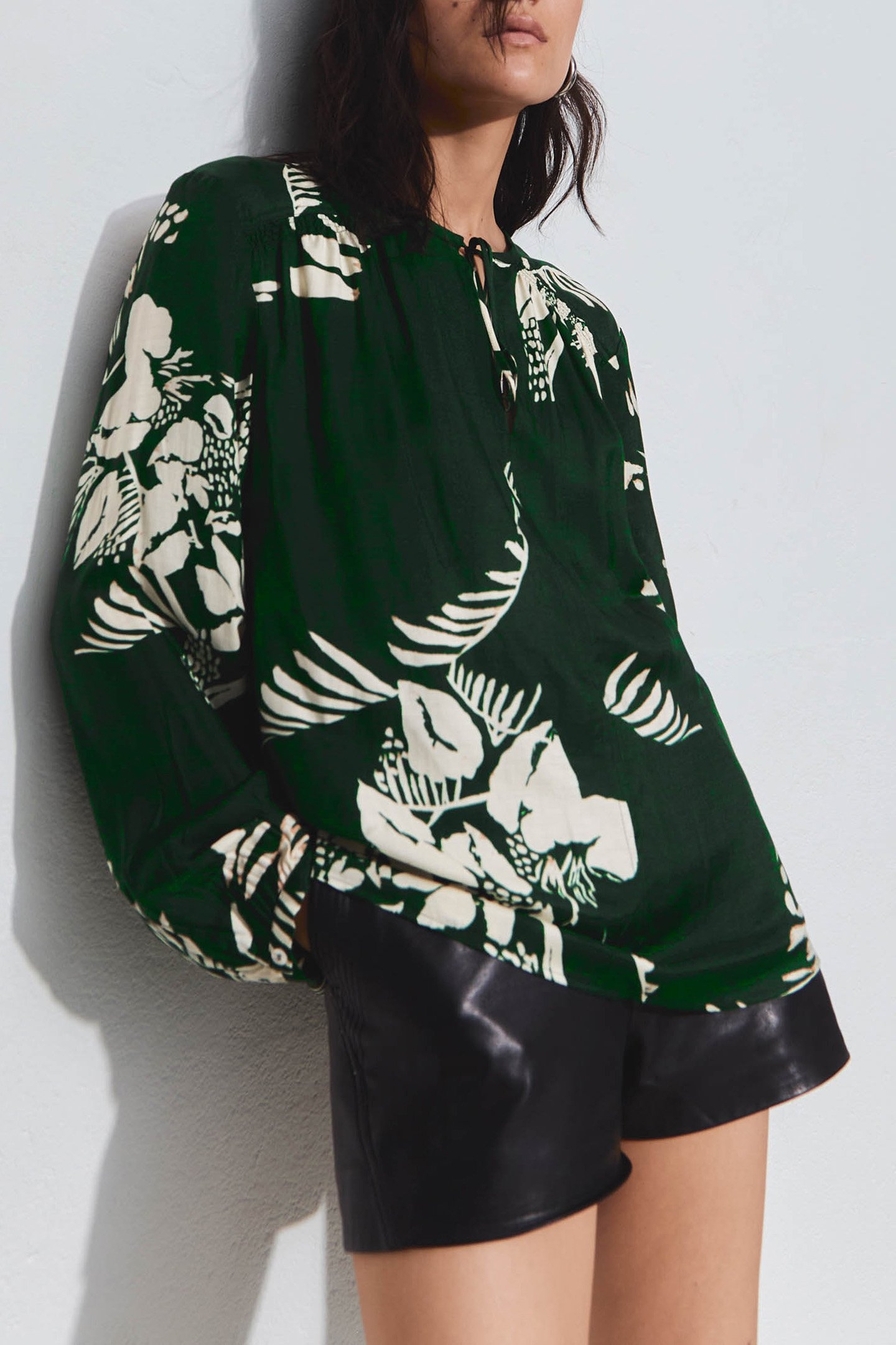 PURE EDITION – GREEN JUNGLE VIBE PRINT BLOUSE 1