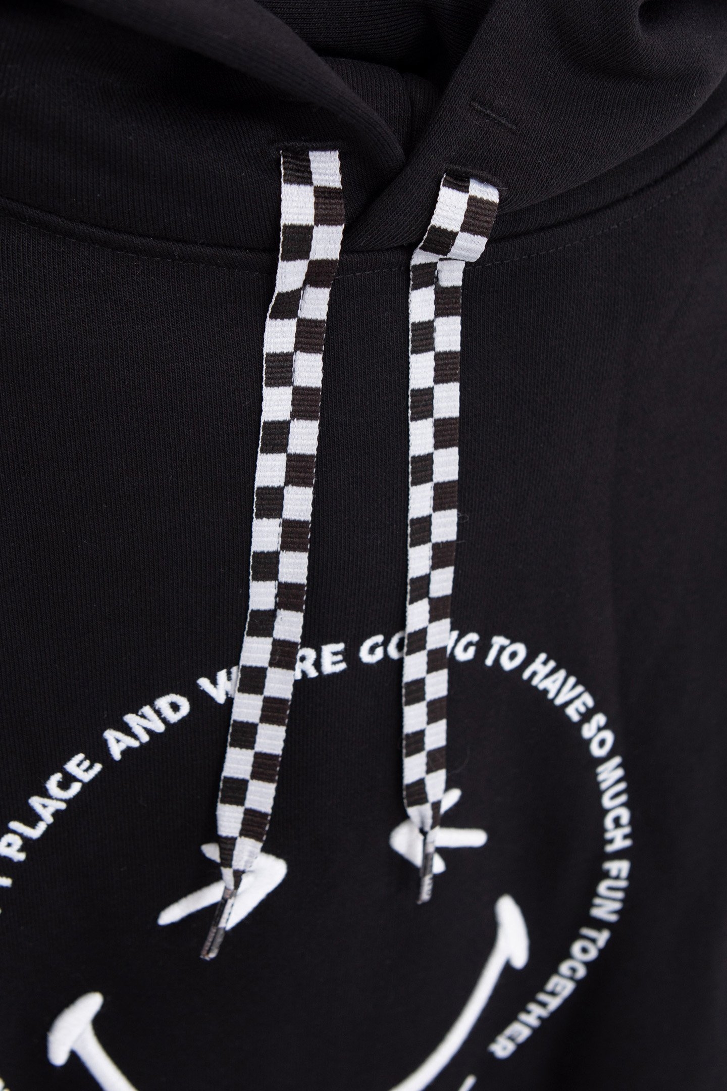 GIRLS’ BLACK HOODIE WITH WHITE EMBROIDERED SMILEYWORLD IMAGE 5