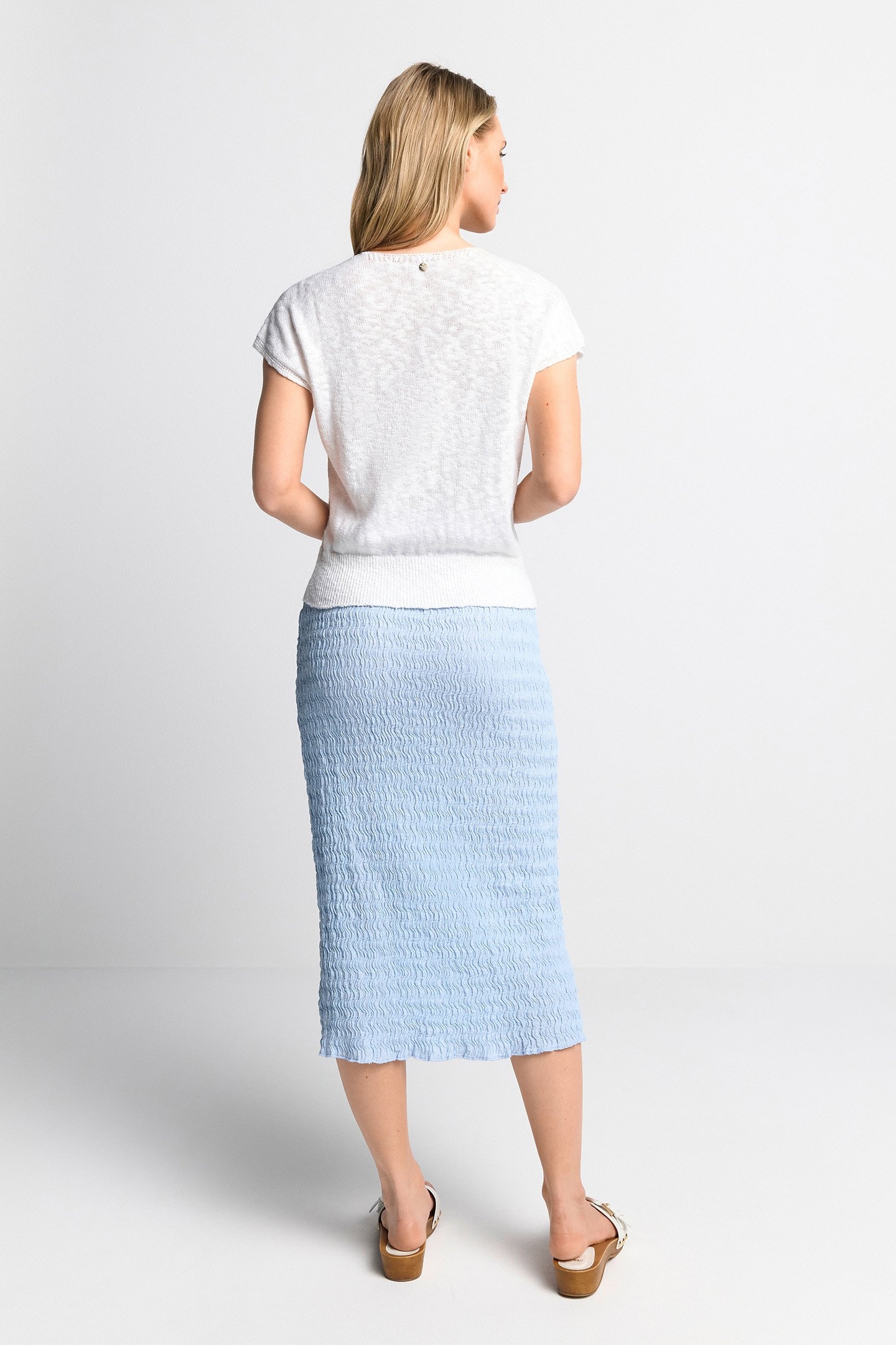 V-NECK SLEEVELESS WHISPER WHITE 3