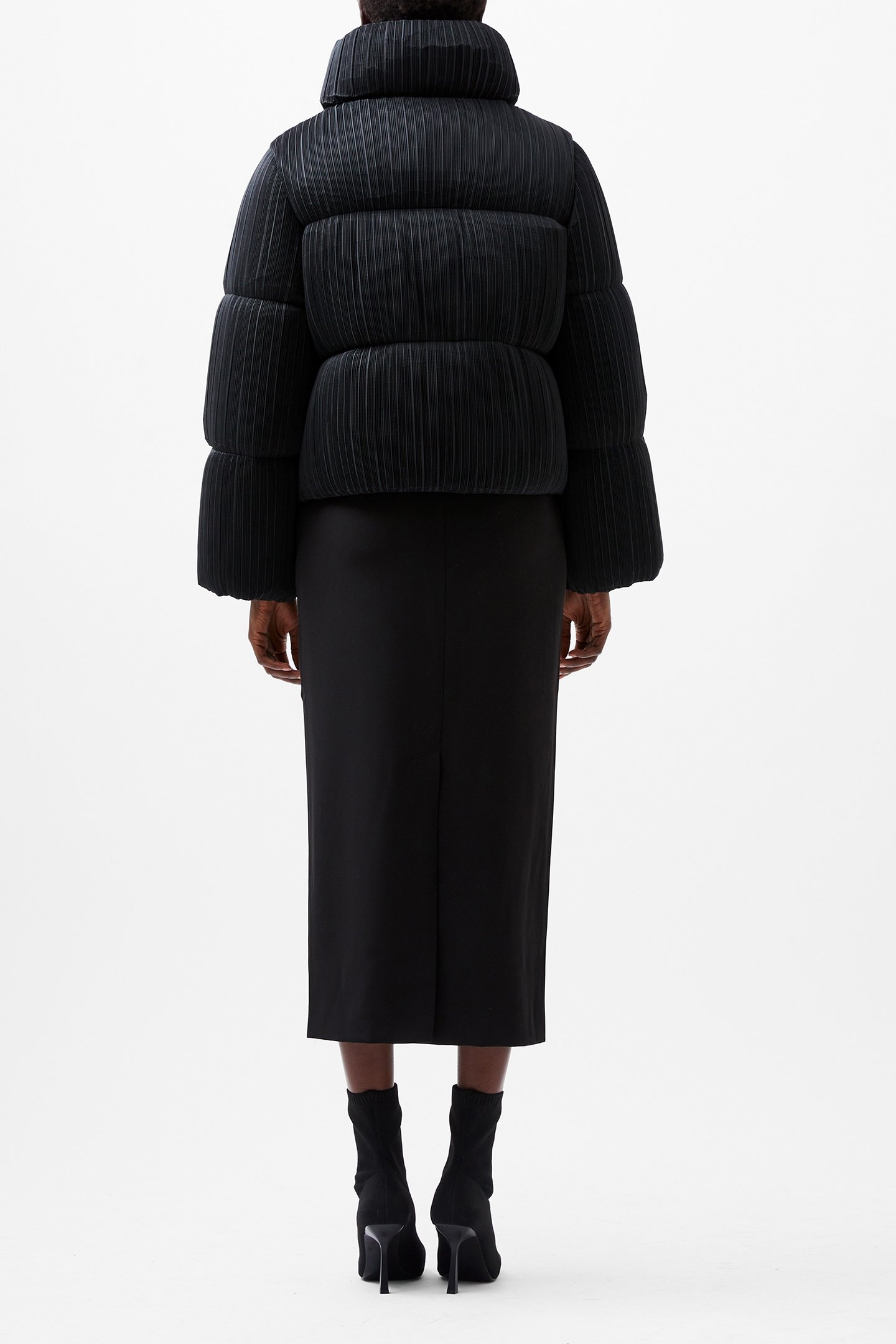 DINARA CRINKLE PUFFER BLACKOUT 2